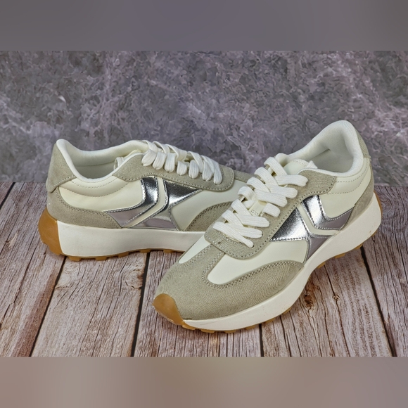 Steve Madden Women's Sneakers in Cream and Gray size 9 - Picture 2 of 5